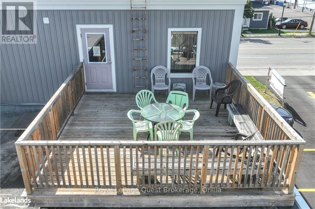 94 Colborne Street W Property Photo 6