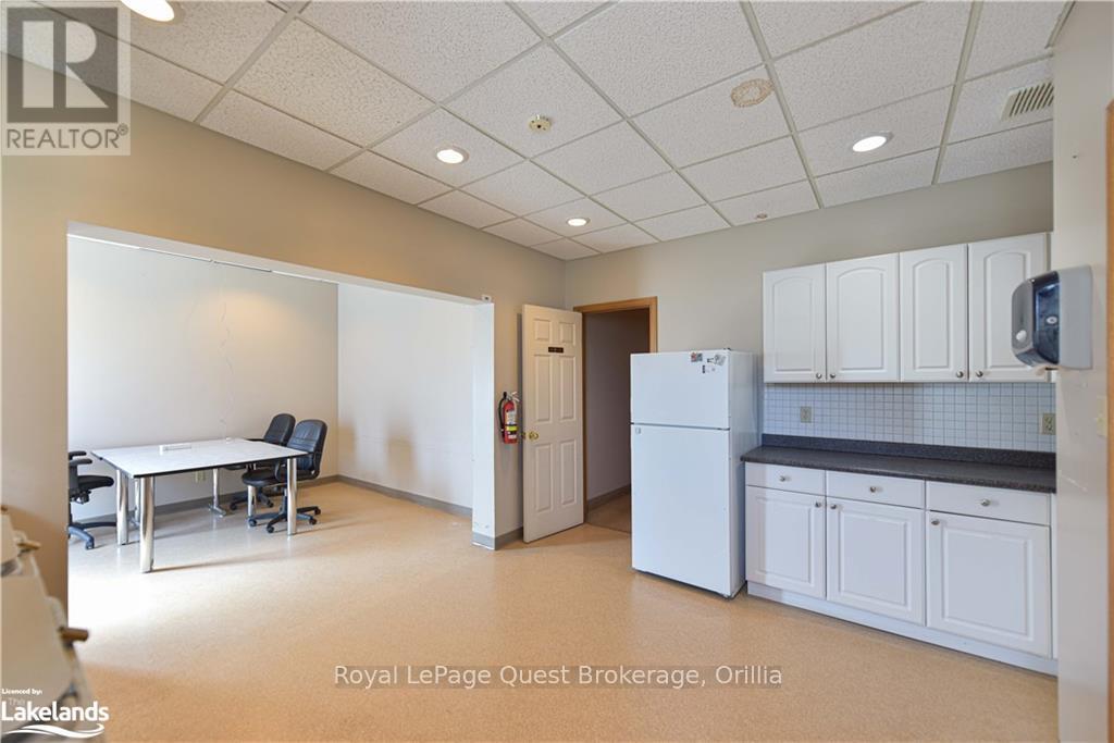 94 Colborne Street W Property Photo 17