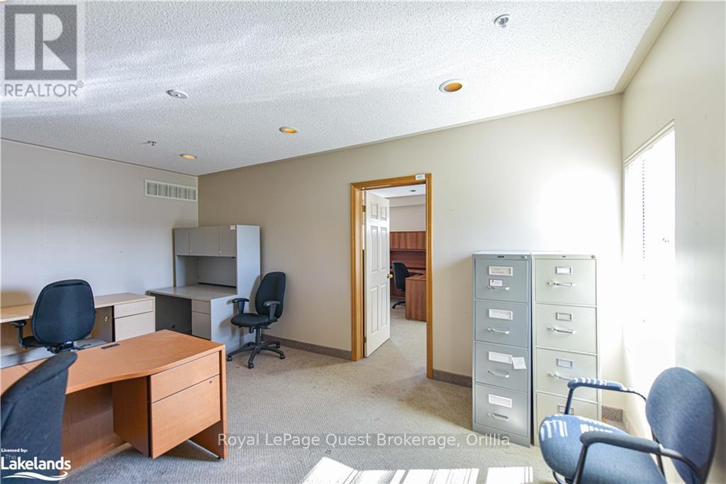94 Colborne Street W Property Photo 22
