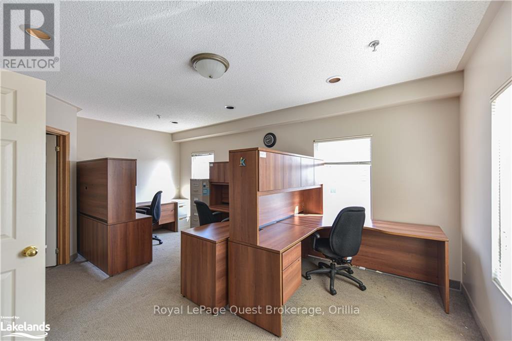 94 Colborne Street W Property Photo 23