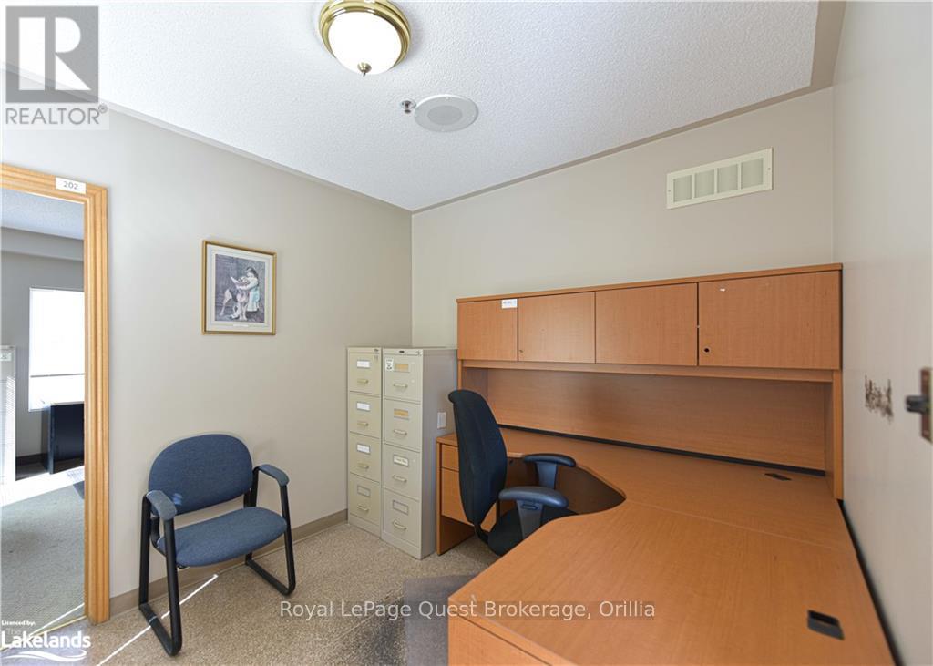 94 Colborne Street W Property Photo 25