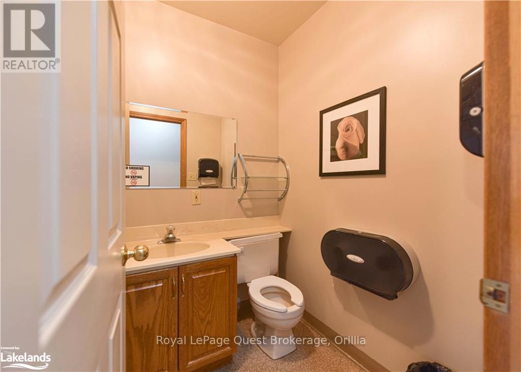 94 Colborne Street W Property Photo 26