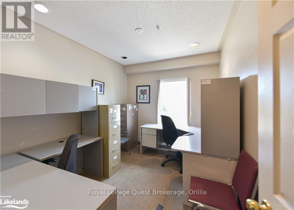 94 Colborne Street W Property Photo 32