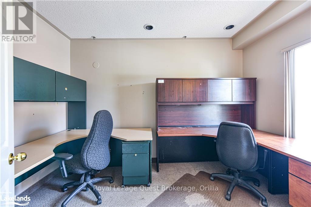 94 Colborne Street W Property Photo 33