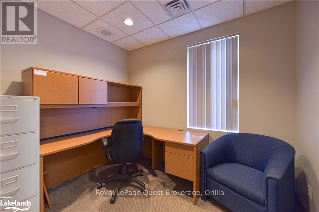 94 Colborne Street W Property Photo 35