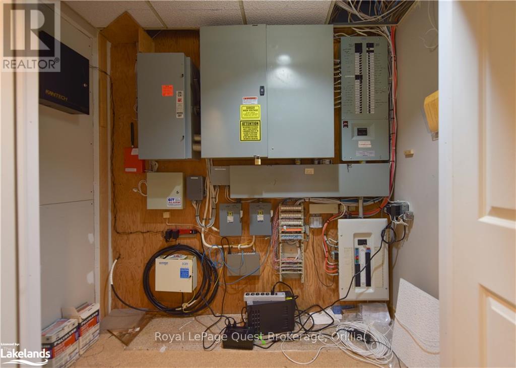 94 Colborne Street W Property Photo 37