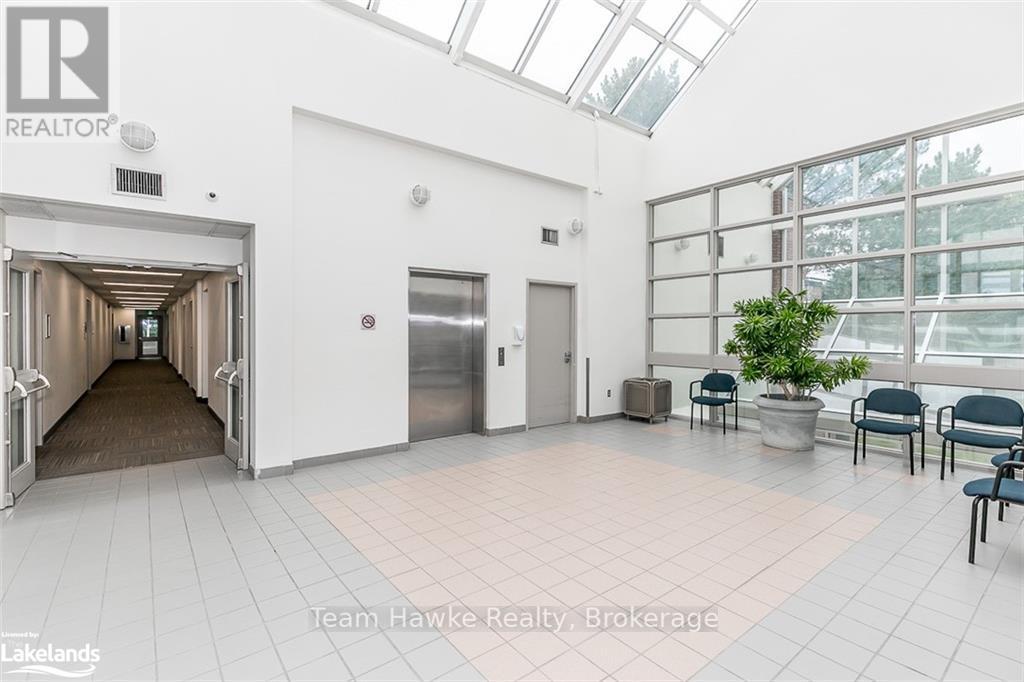 203 - 240 Penetanguishene Road Property Photo 7
