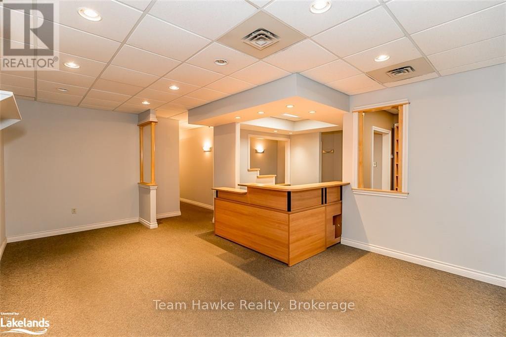203 - 240 Penetanguishene Road Property Photo 10