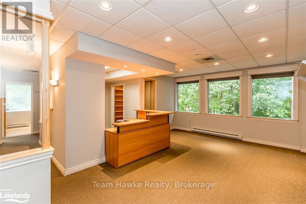 203 - 240 Penetanguishene Road Property Photo 11