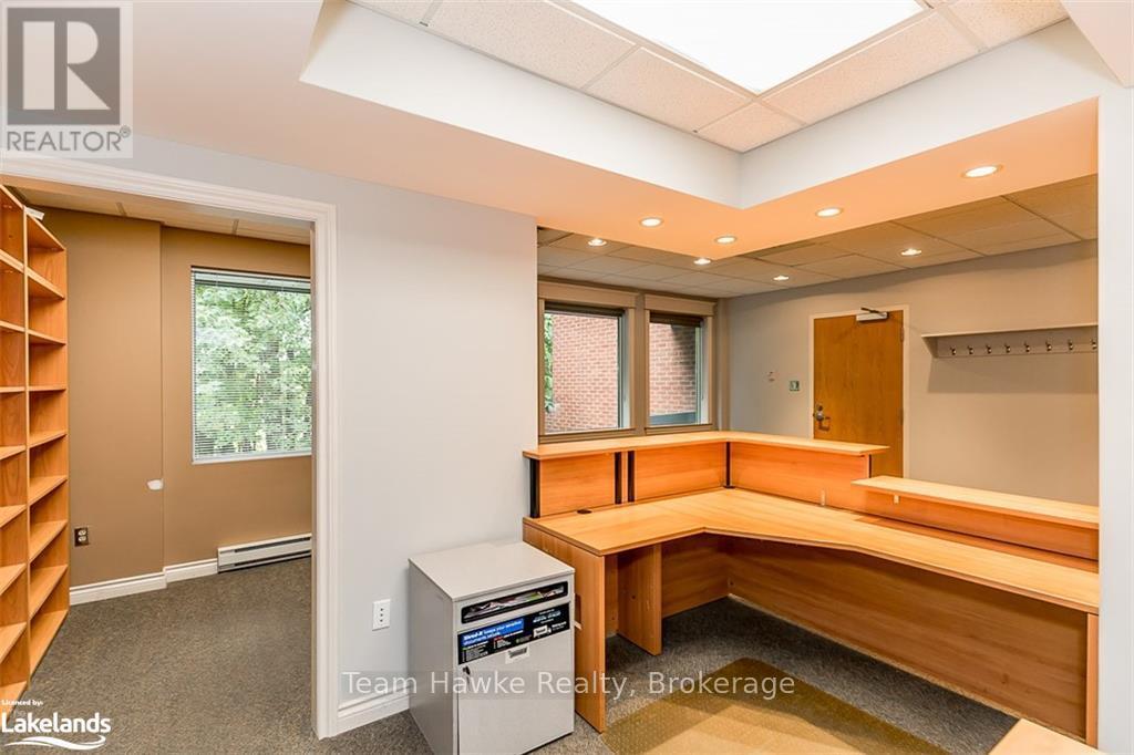 203 - 240 Penetanguishene Road Property Photo 13