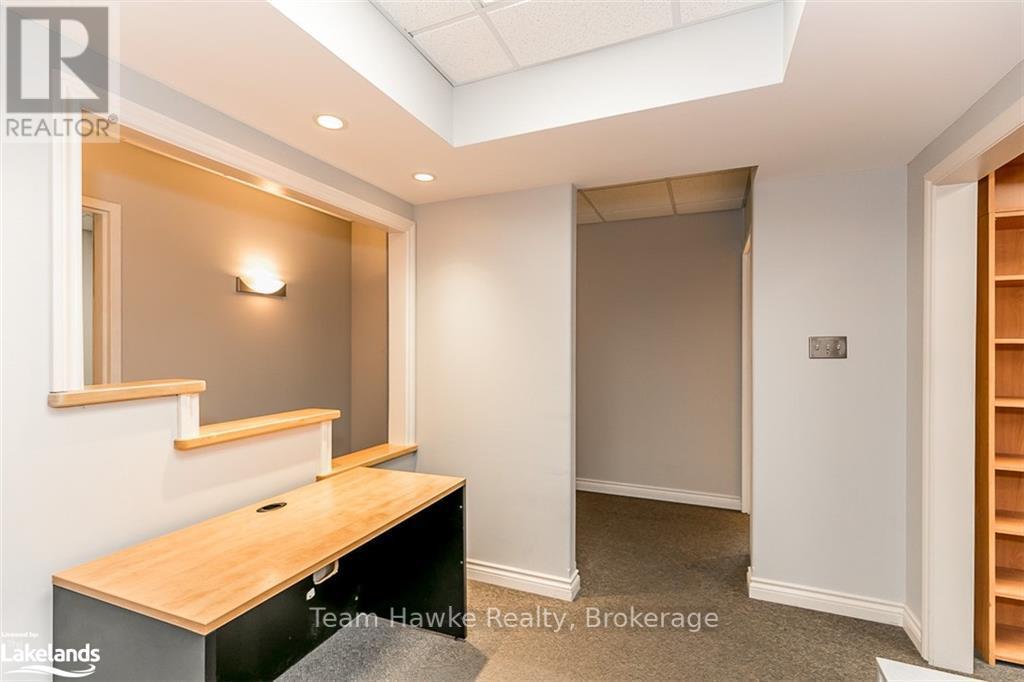 203 - 240 Penetanguishene Road Property Photo 14
