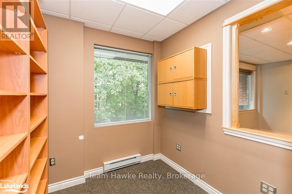 203 - 240 Penetanguishene Road Property Photo 15