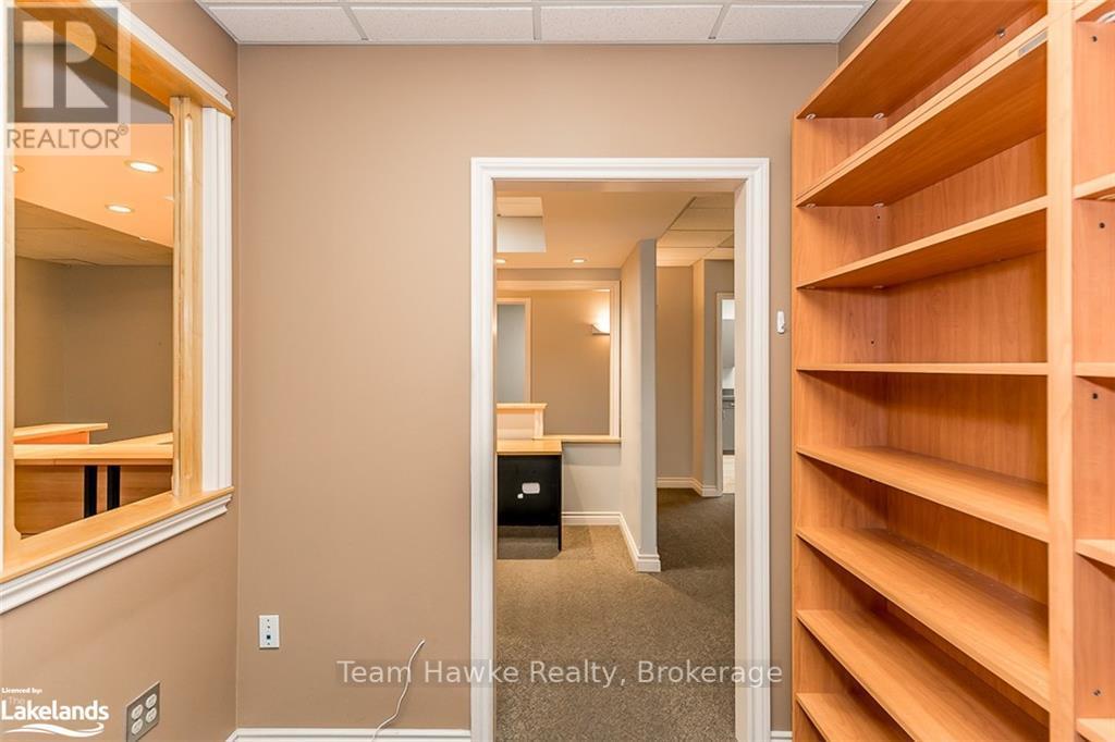 203 - 240 Penetanguishene Road Property Photo 16