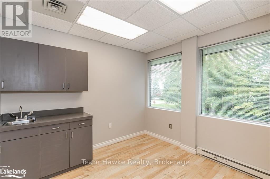 203 - 240 Penetanguishene Road Property Photo 20