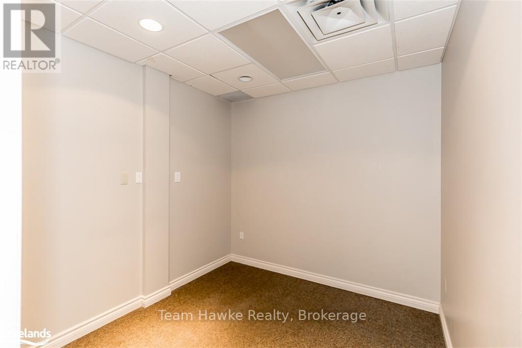203 - 240 Penetanguishene Road Property Photo 32