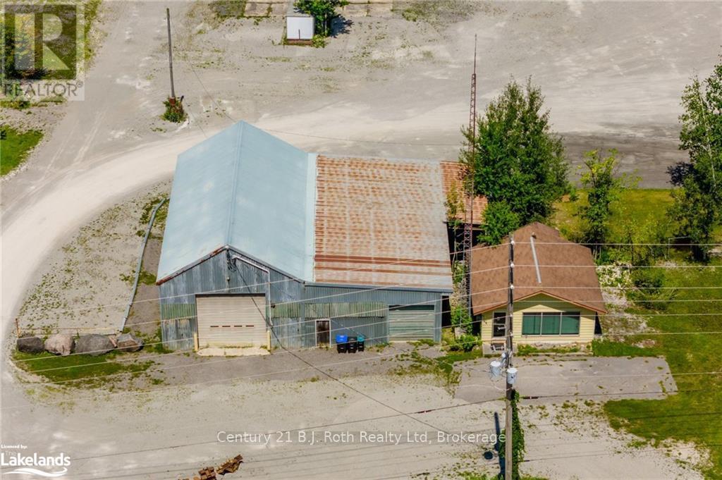 2565 Quarry Road Property Photo 4