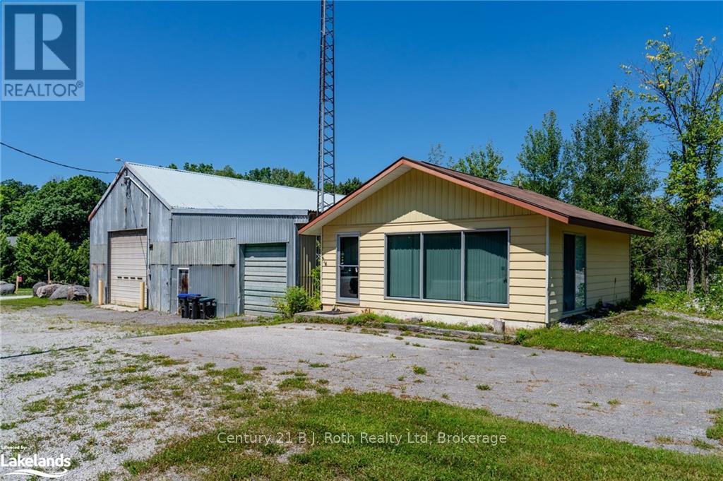 2565 Quarry Road Property Photo 5