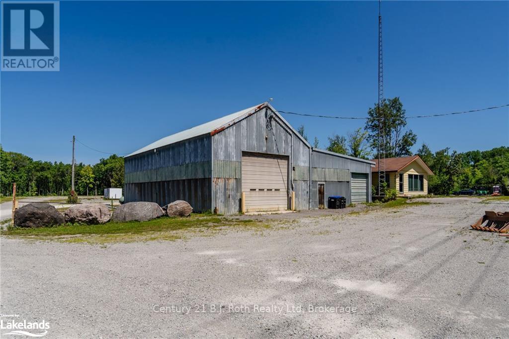 2565 Quarry Road Property Photo 6