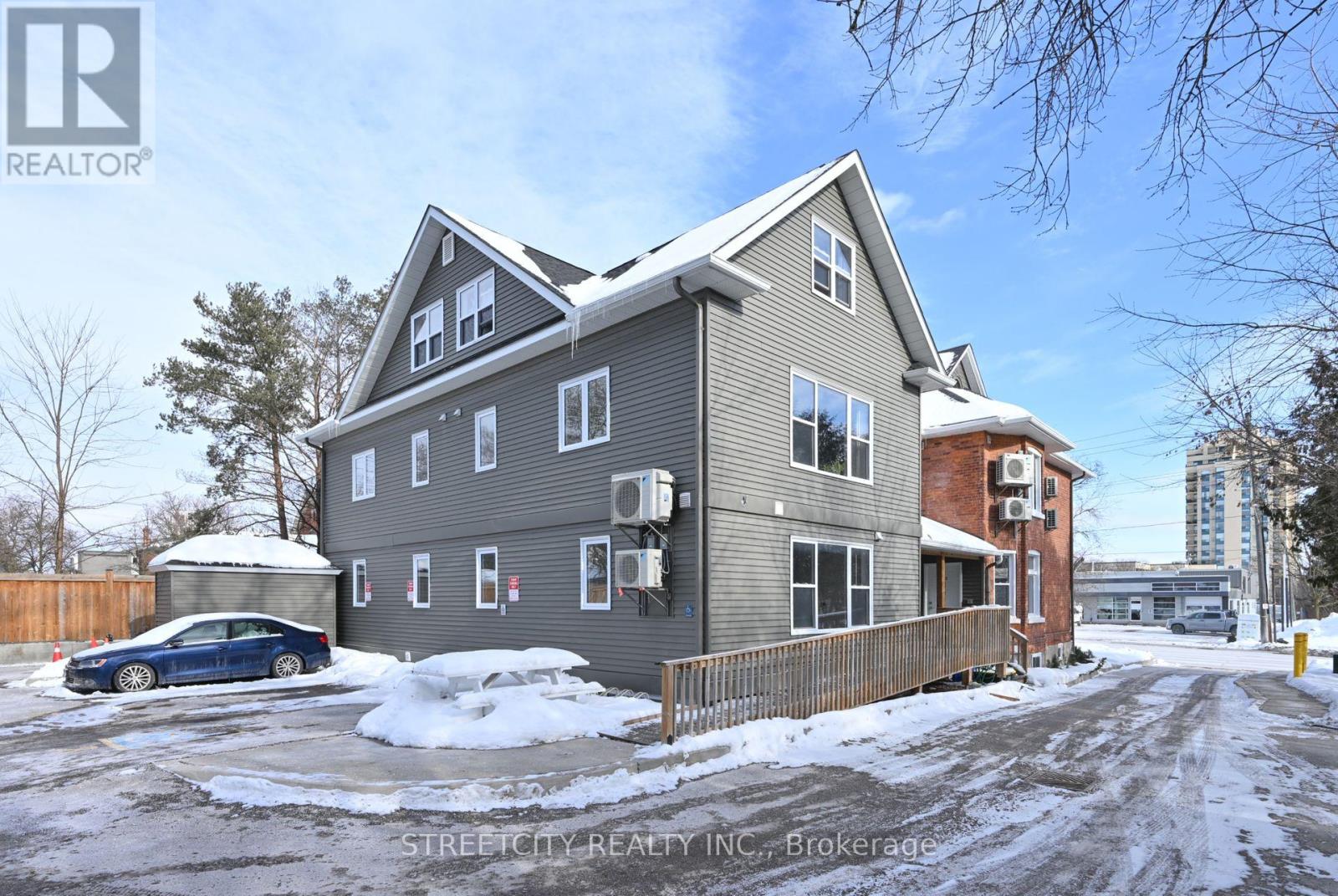 203 - 170 Bradford Street Property Photo 2