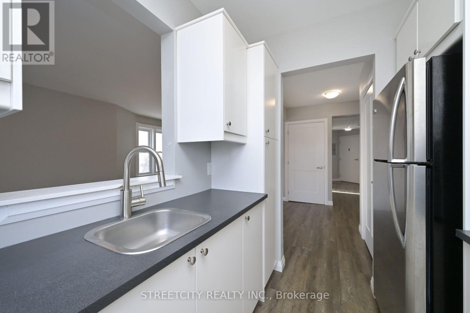203 - 170 Bradford Street Property Photo 8