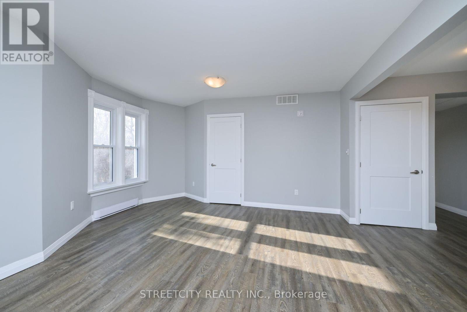 203 - 170 Bradford Street Property Photo 10