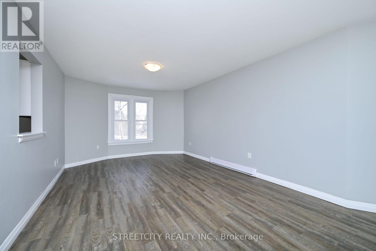 203 - 170 Bradford Street Property Photo 11