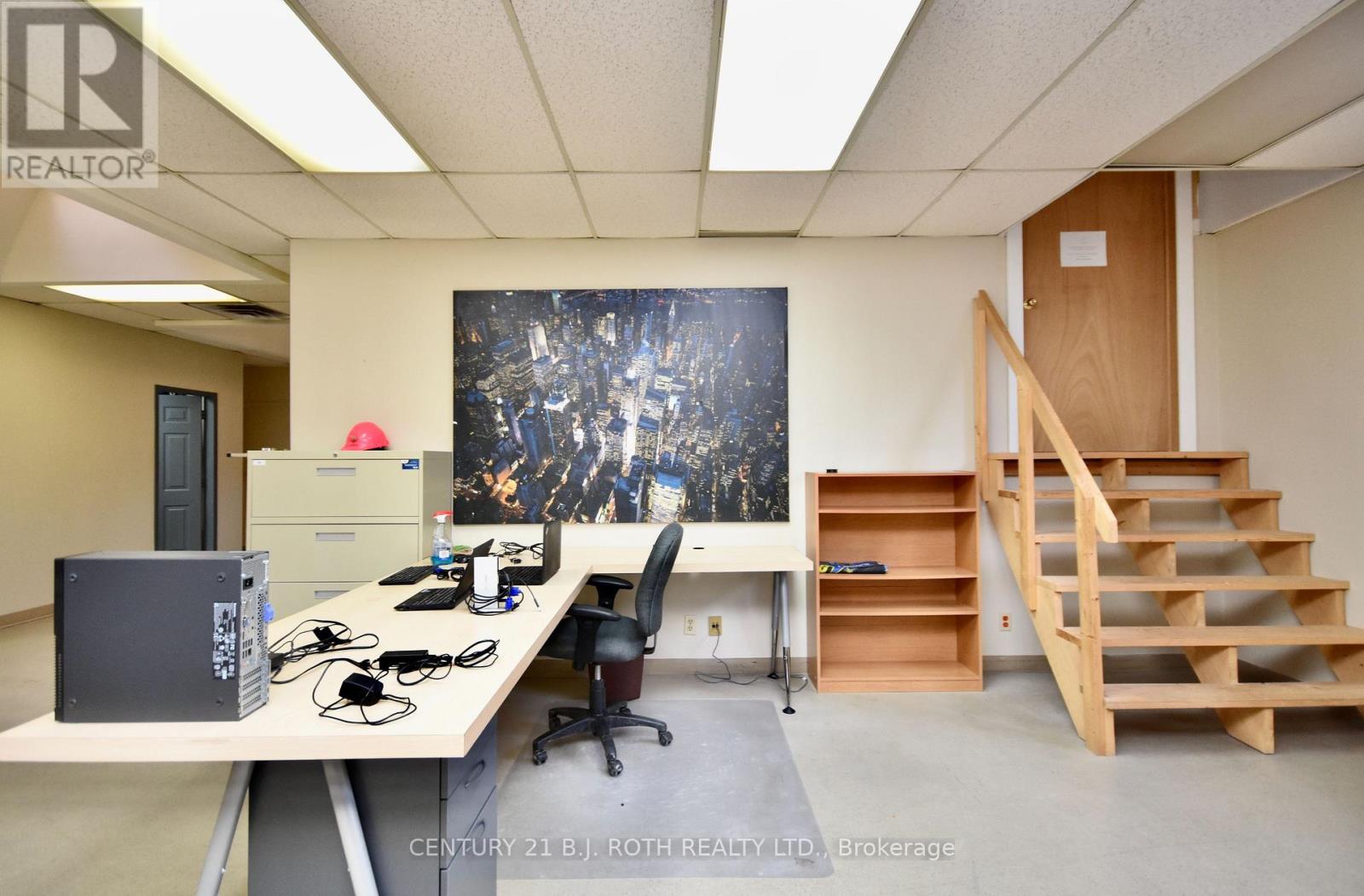 31 Colborne Street E Property Photo 19