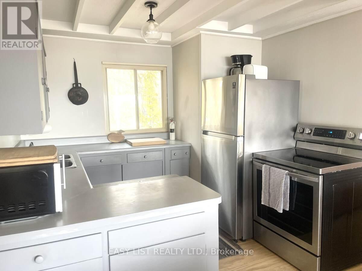 1536 Tiny Beaches Road N Property Photo 8