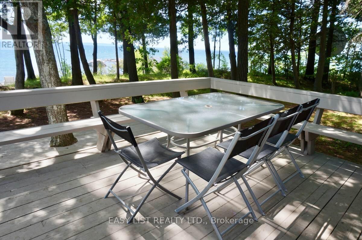 1536 Tiny Beaches Road N Property Photo 16