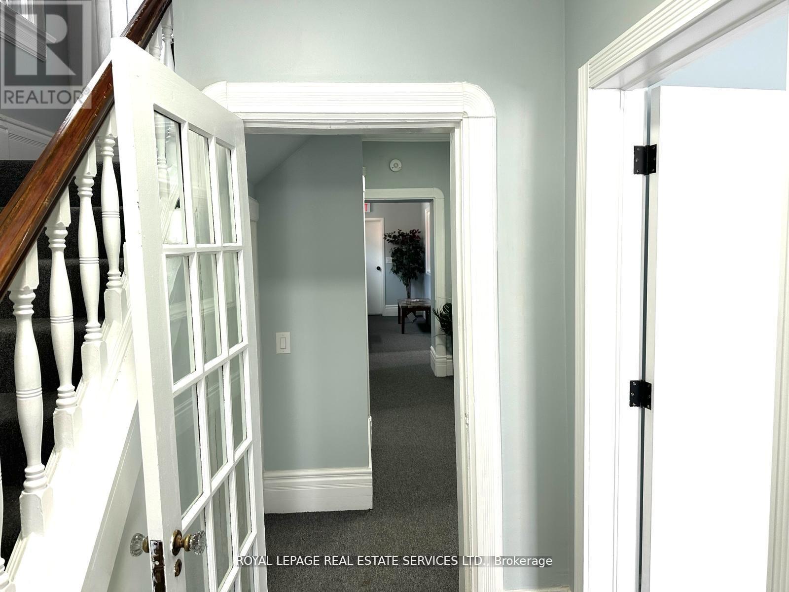 100 Essa Road Property Photo 6