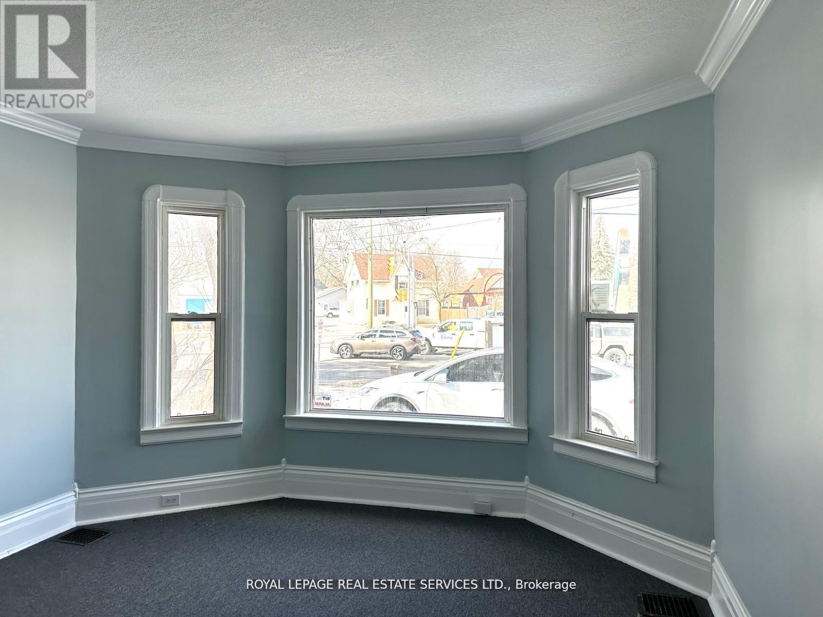 100 Essa Road Property Photo 9