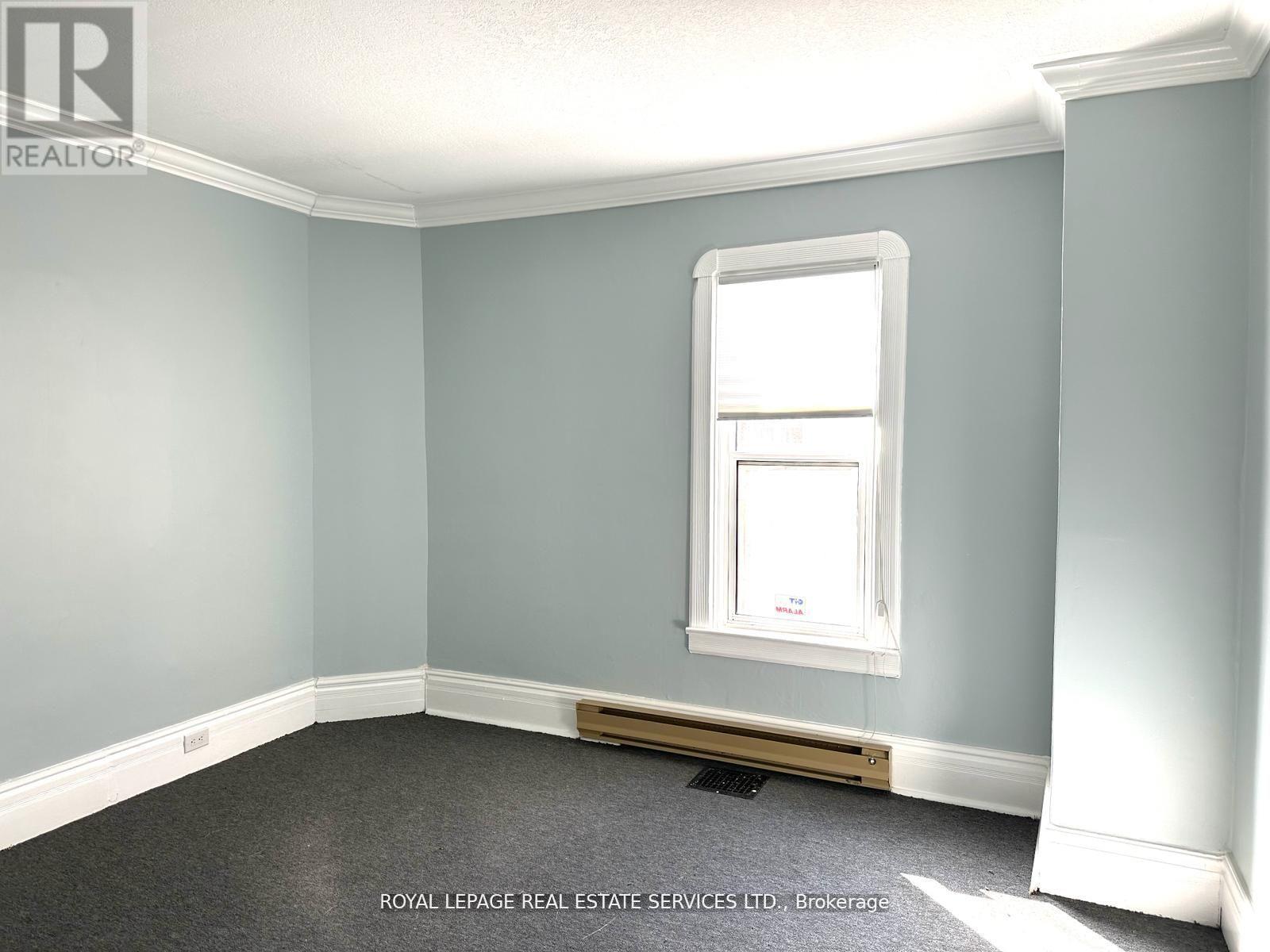 100 Essa Road Property Photo 13