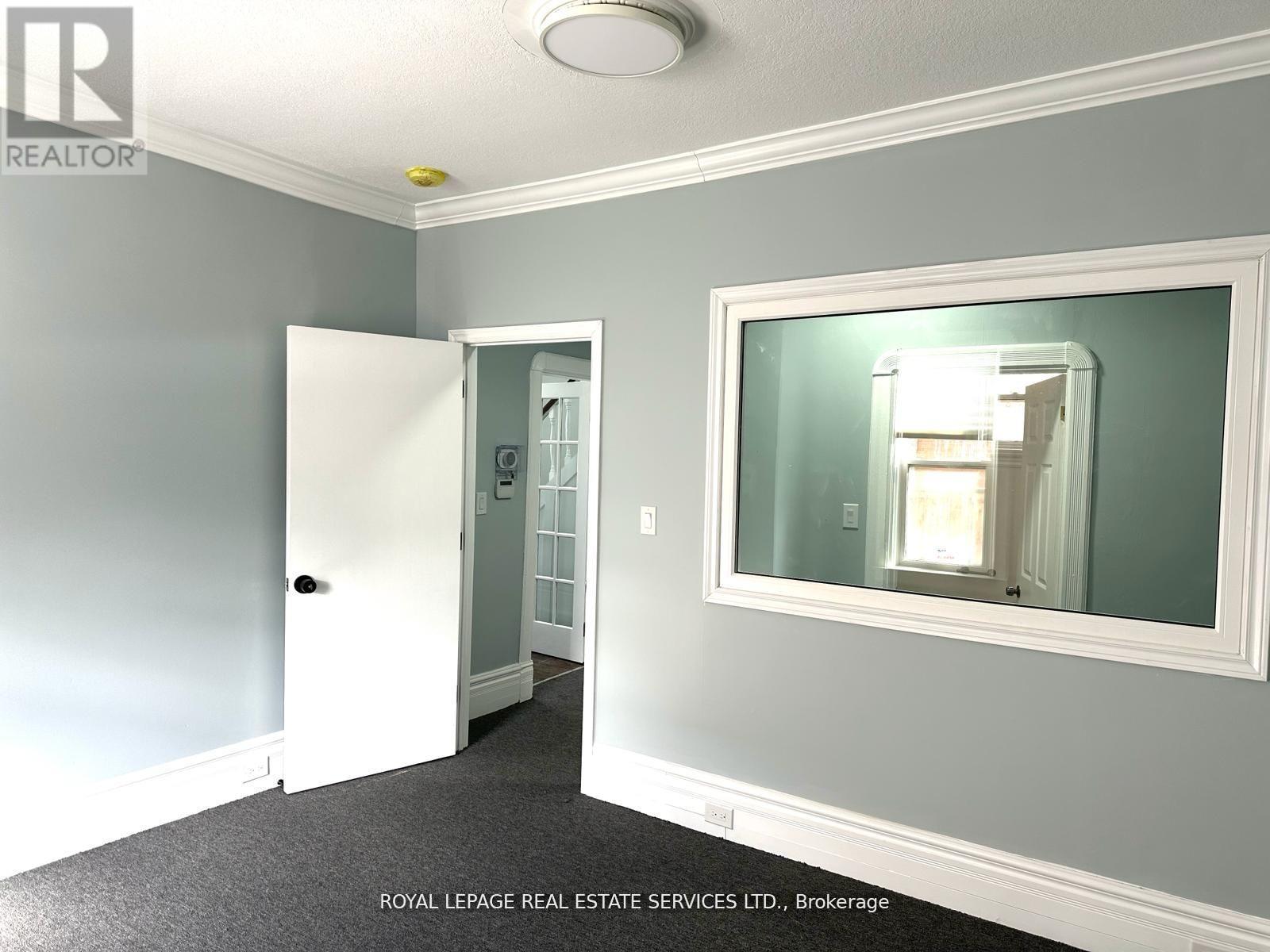 100 Essa Road Property Photo 14