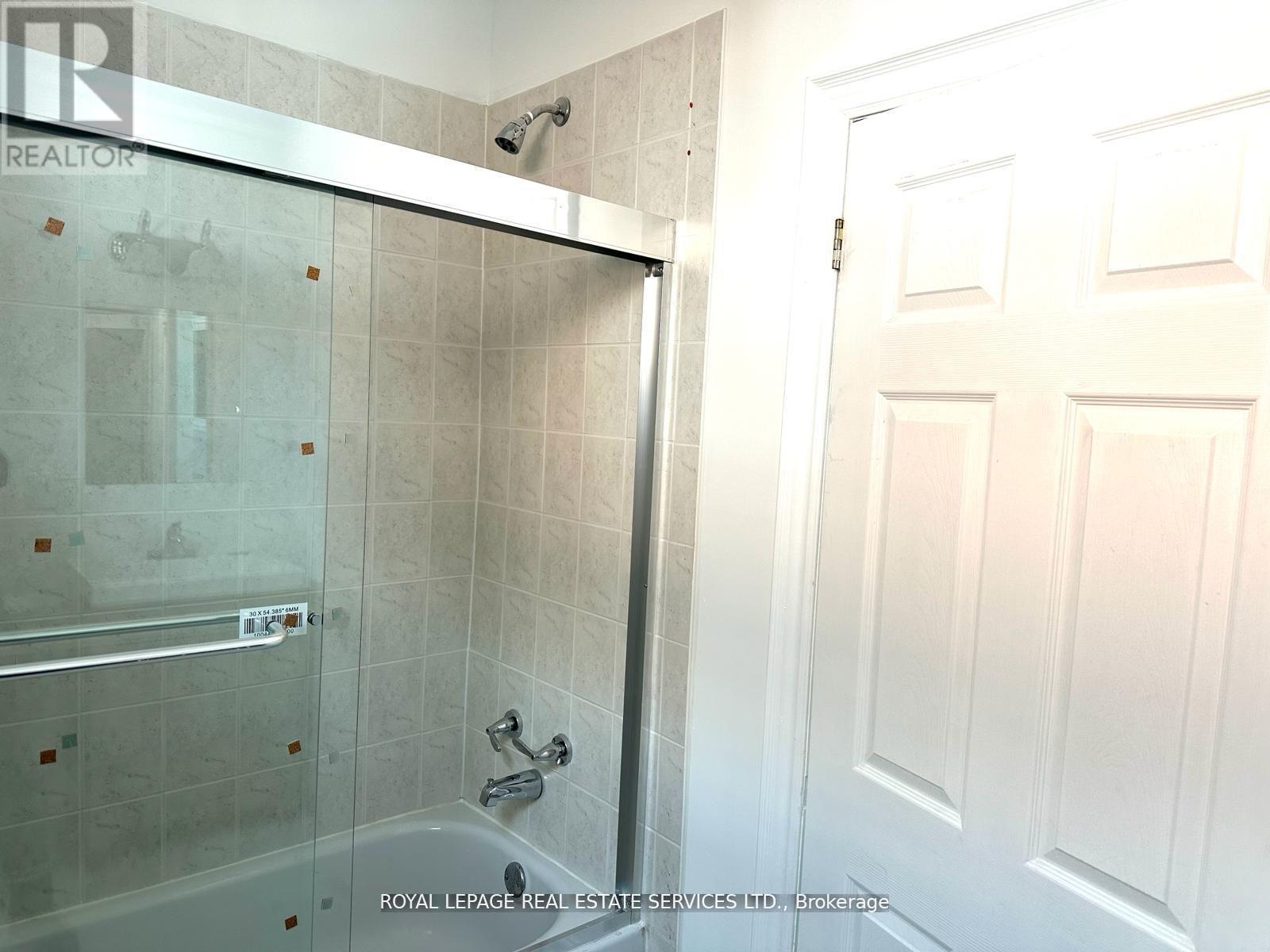 100 Essa Road Property Photo 17