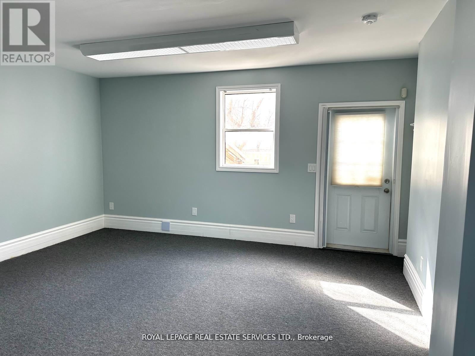 100 Essa Road Property Photo 20