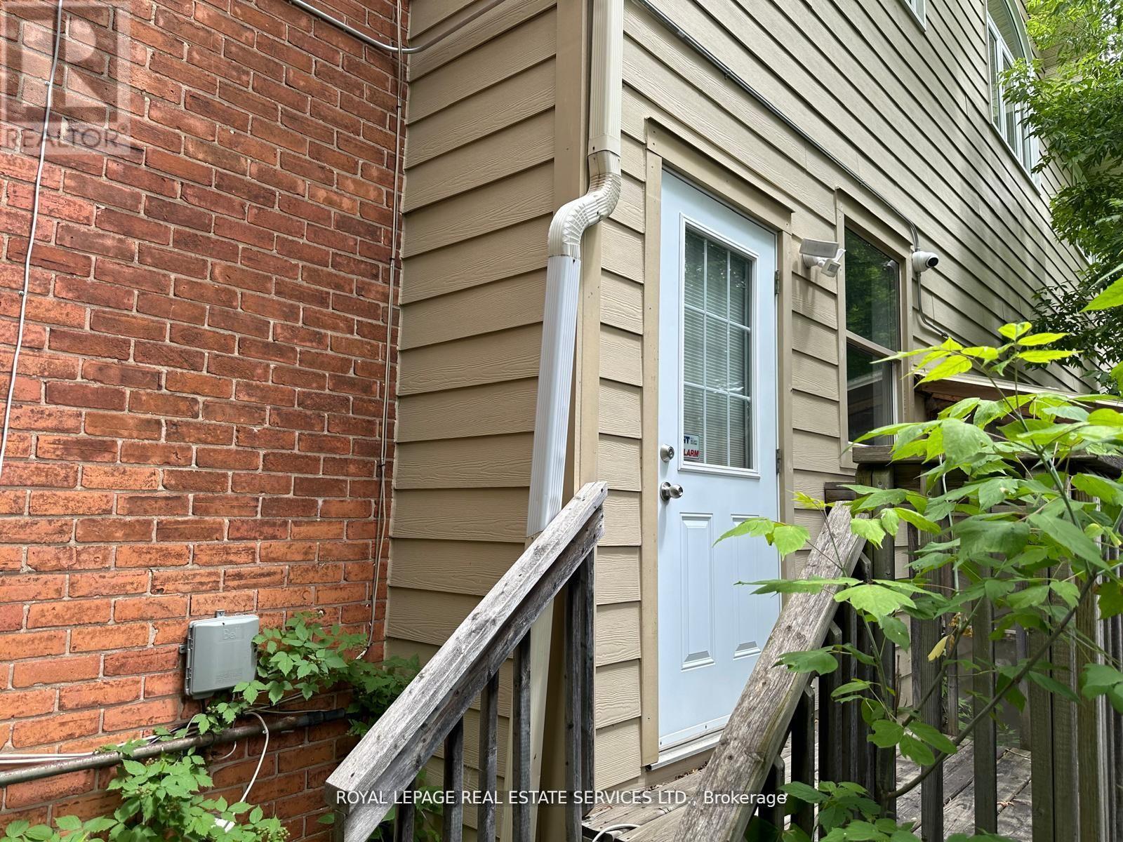 100 Essa Road Property Photo 21