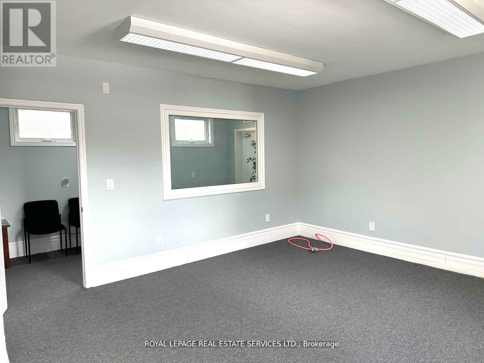 100 Essa Road Property Photo 22