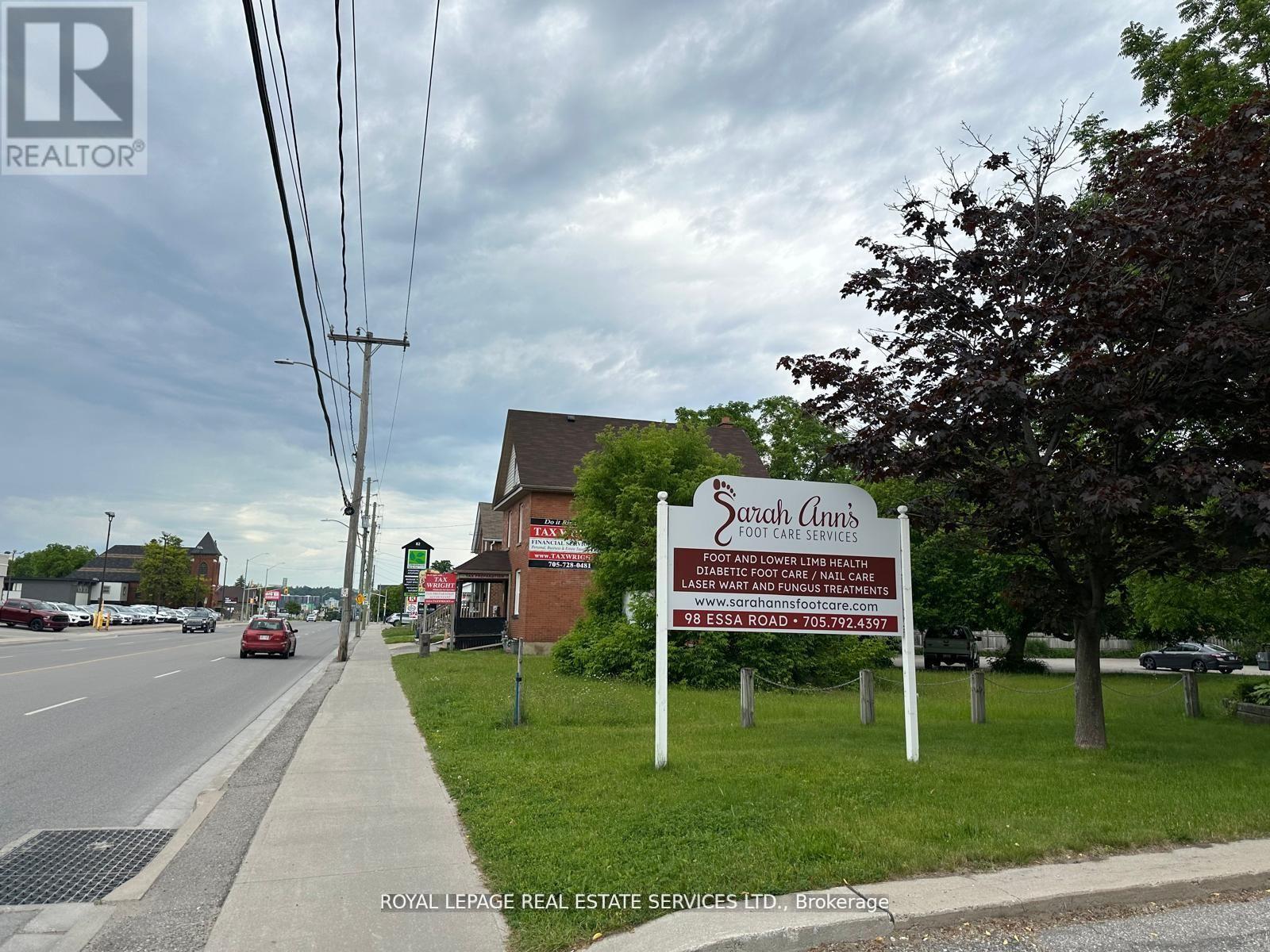 100 Essa Road Property Photo 31