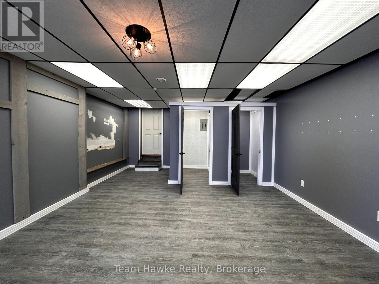 A - 521 Bay Street Property Photo 10