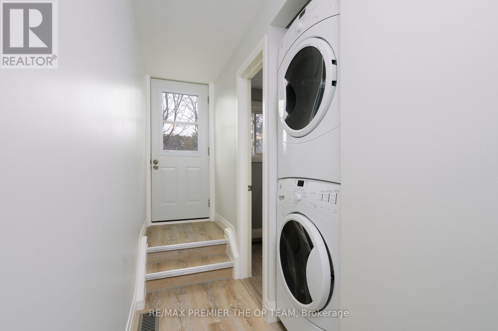 Bsmt - 20 Ottaway Avenue Property Photo 5