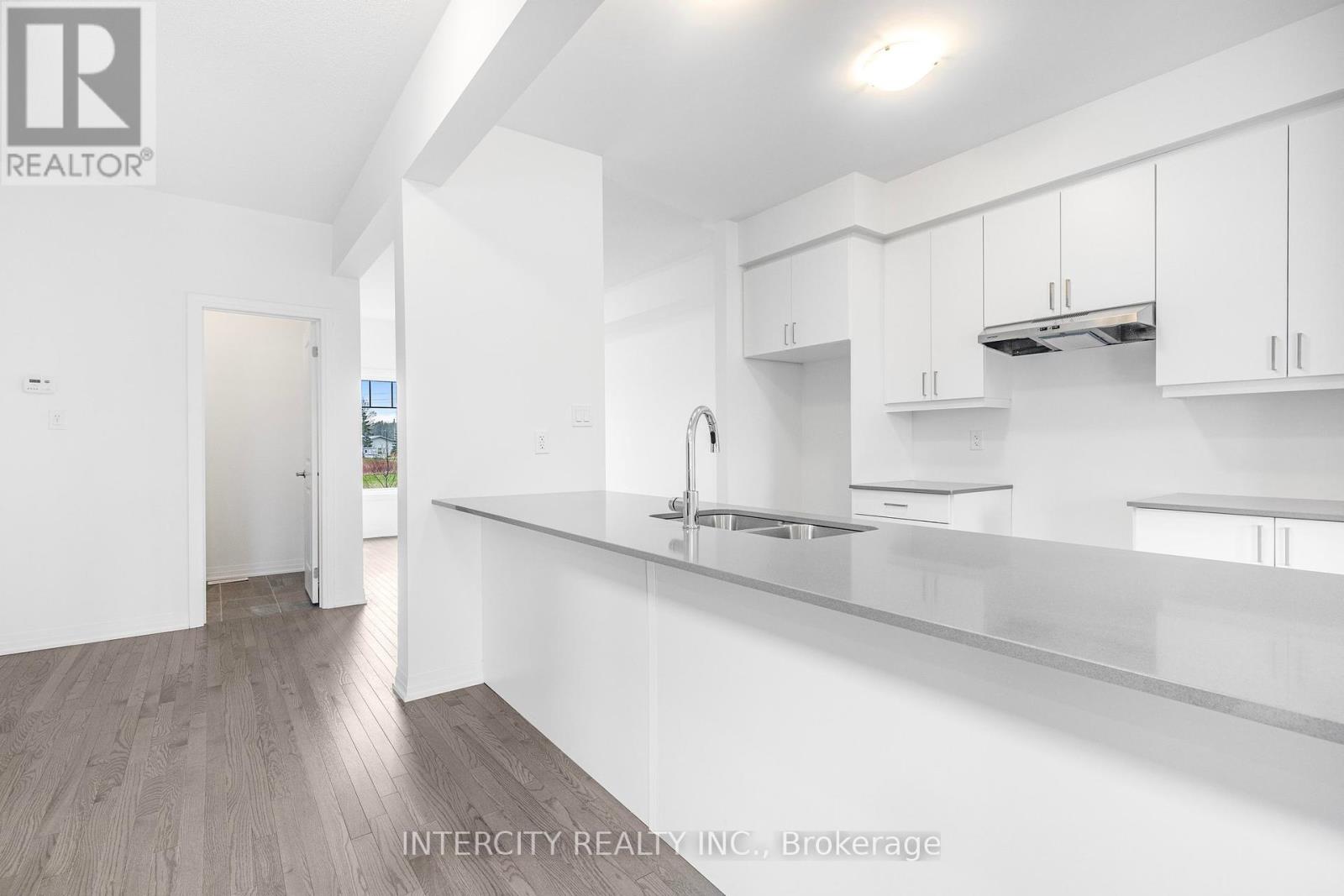 345 Quebec Street Property Photo 6