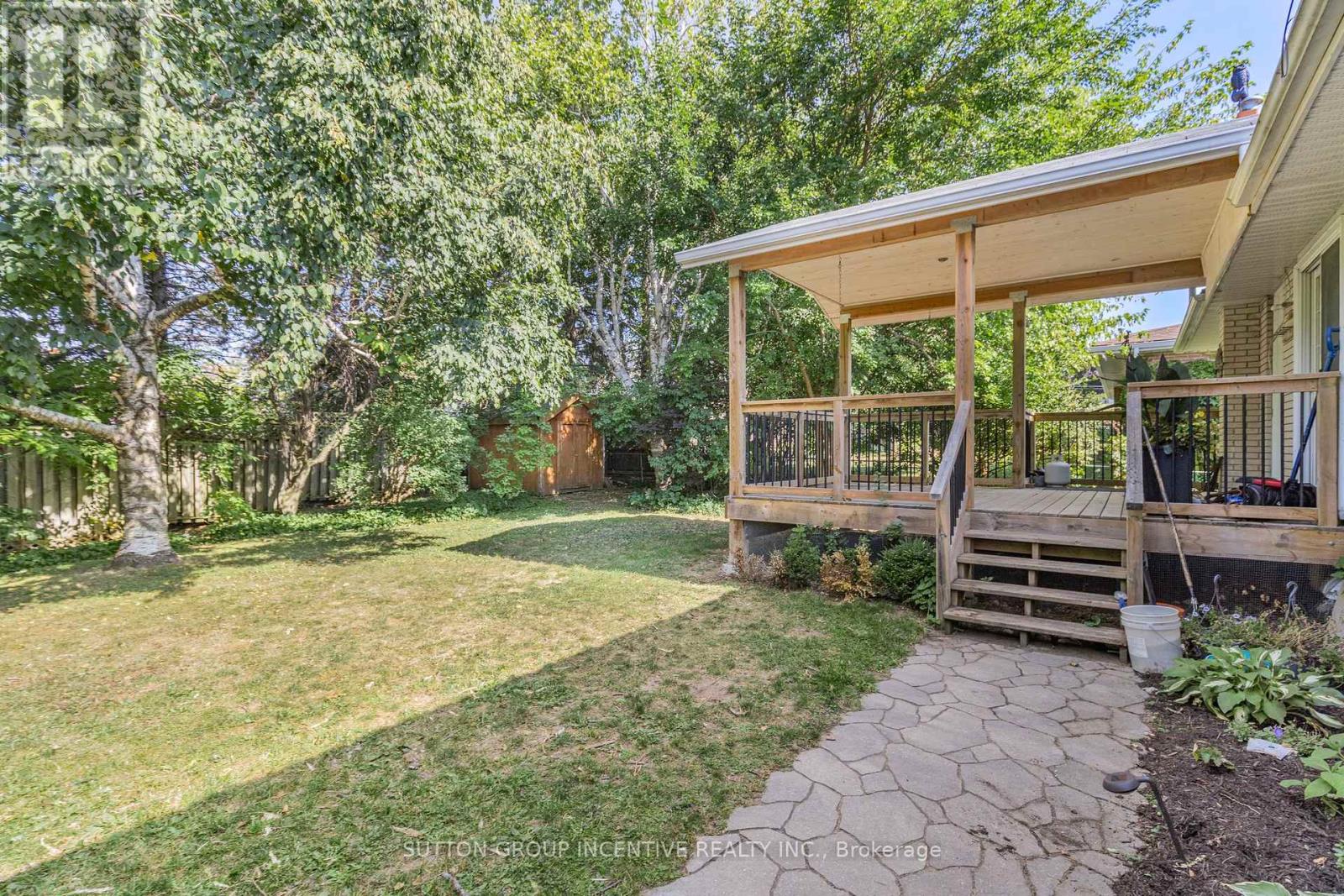 12 Roslyn Road Property Photo 4