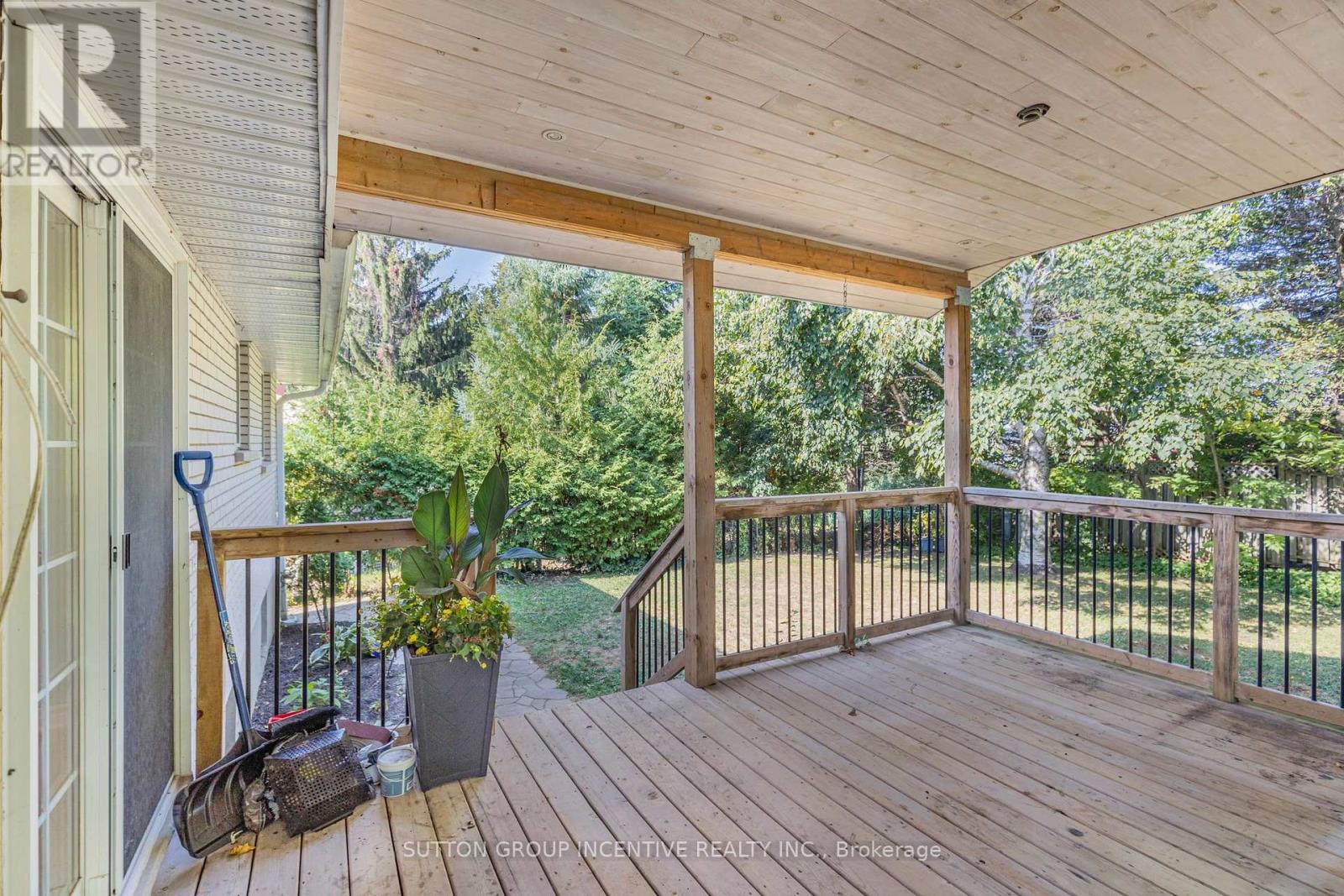 12 Roslyn Road Property Photo 6