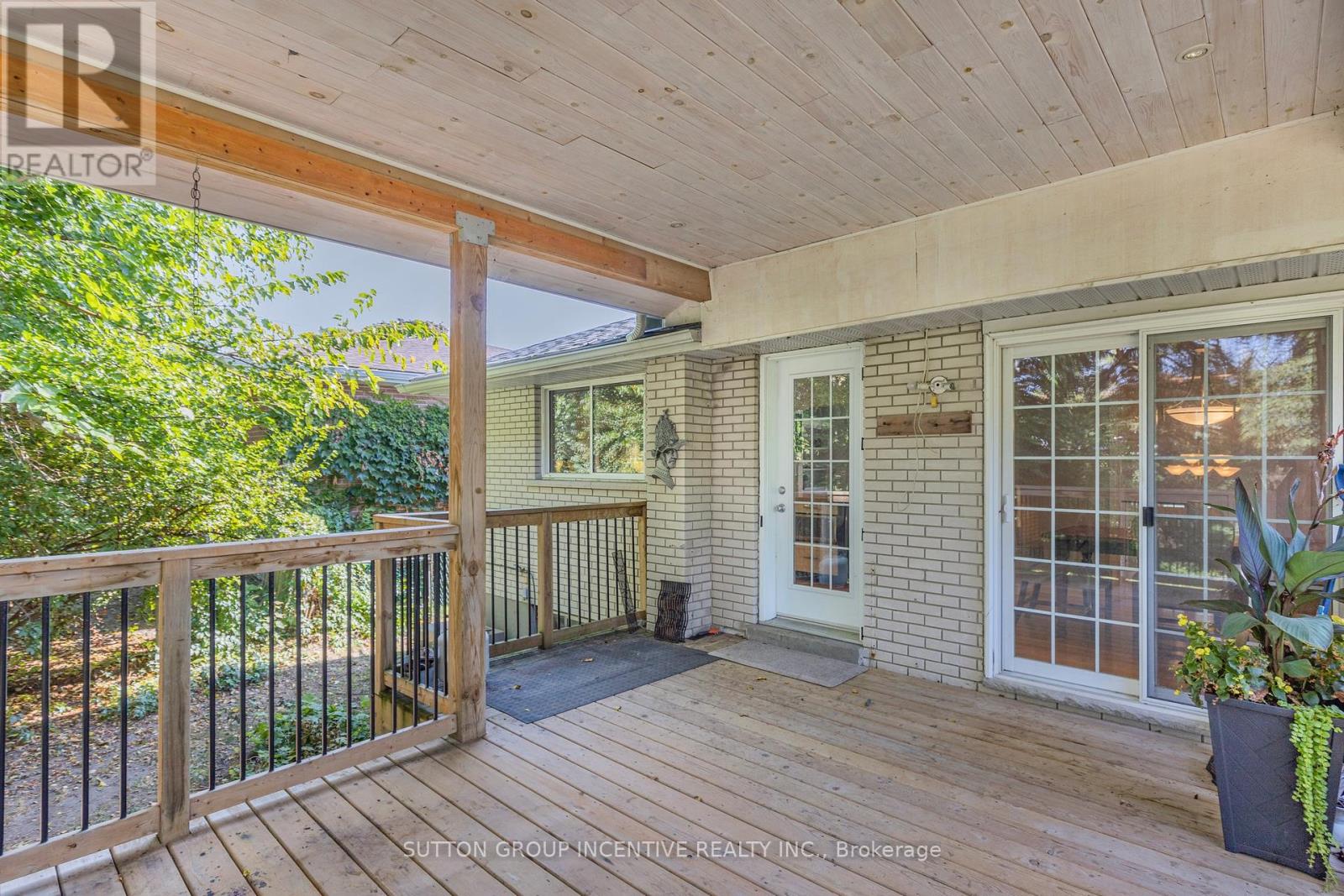 12 Roslyn Road Property Photo 7