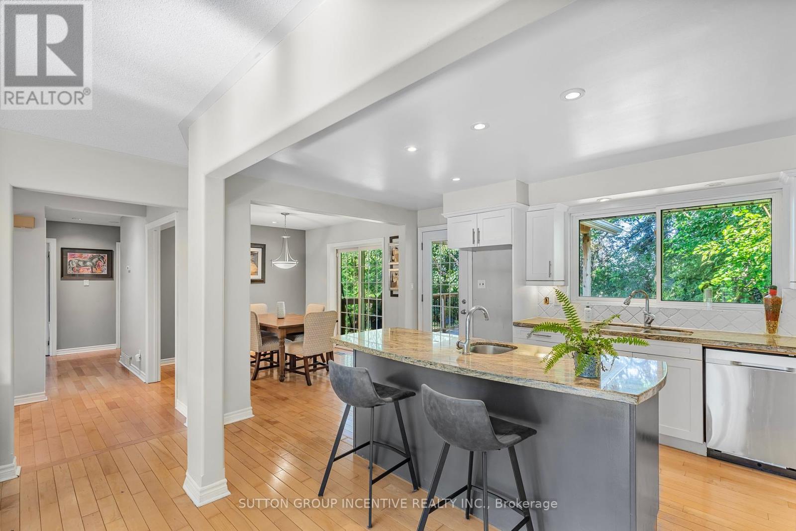 12 Roslyn Road Property Photo 9