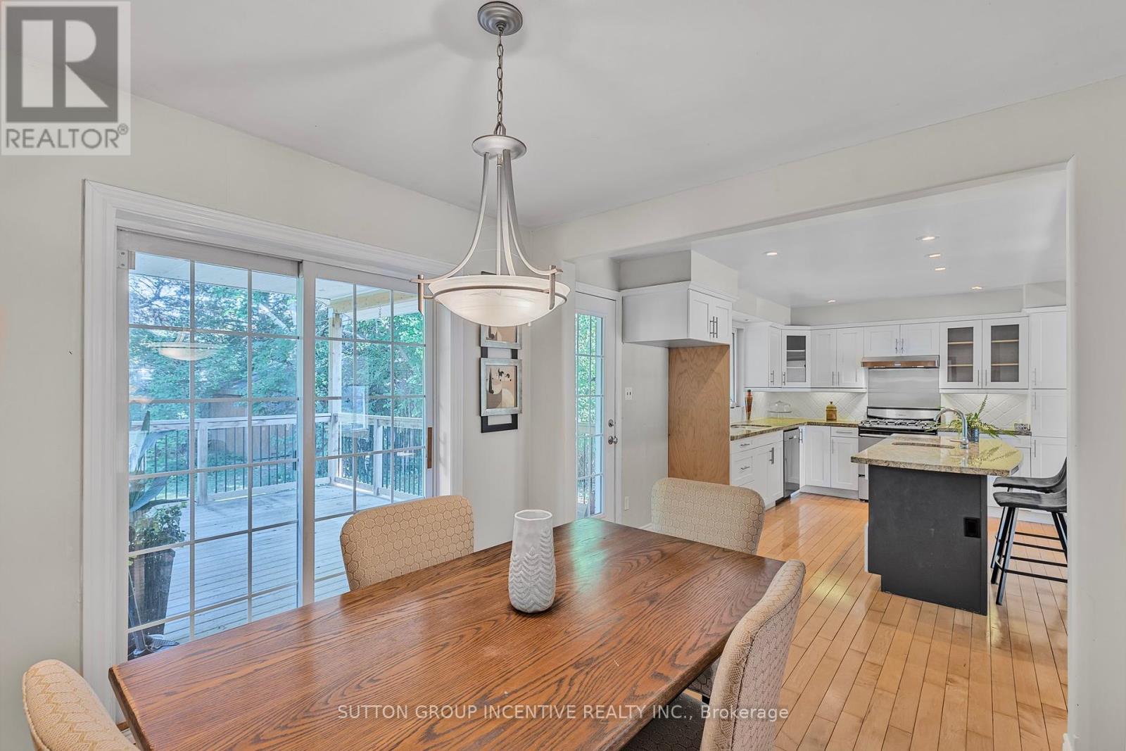12 Roslyn Road Property Photo 11