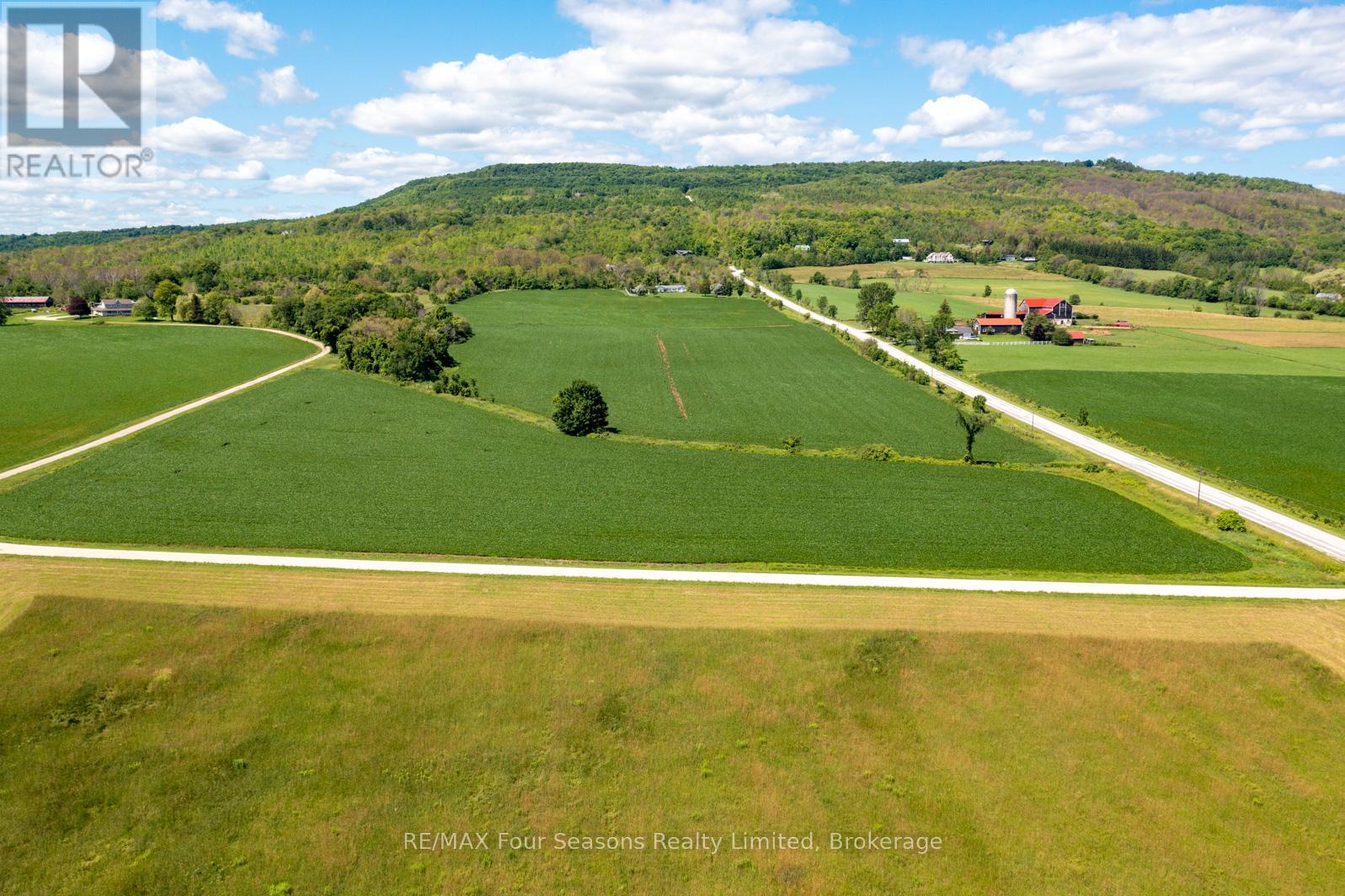 8483 36/37 Nottawasaga Side Road Property Photo 4