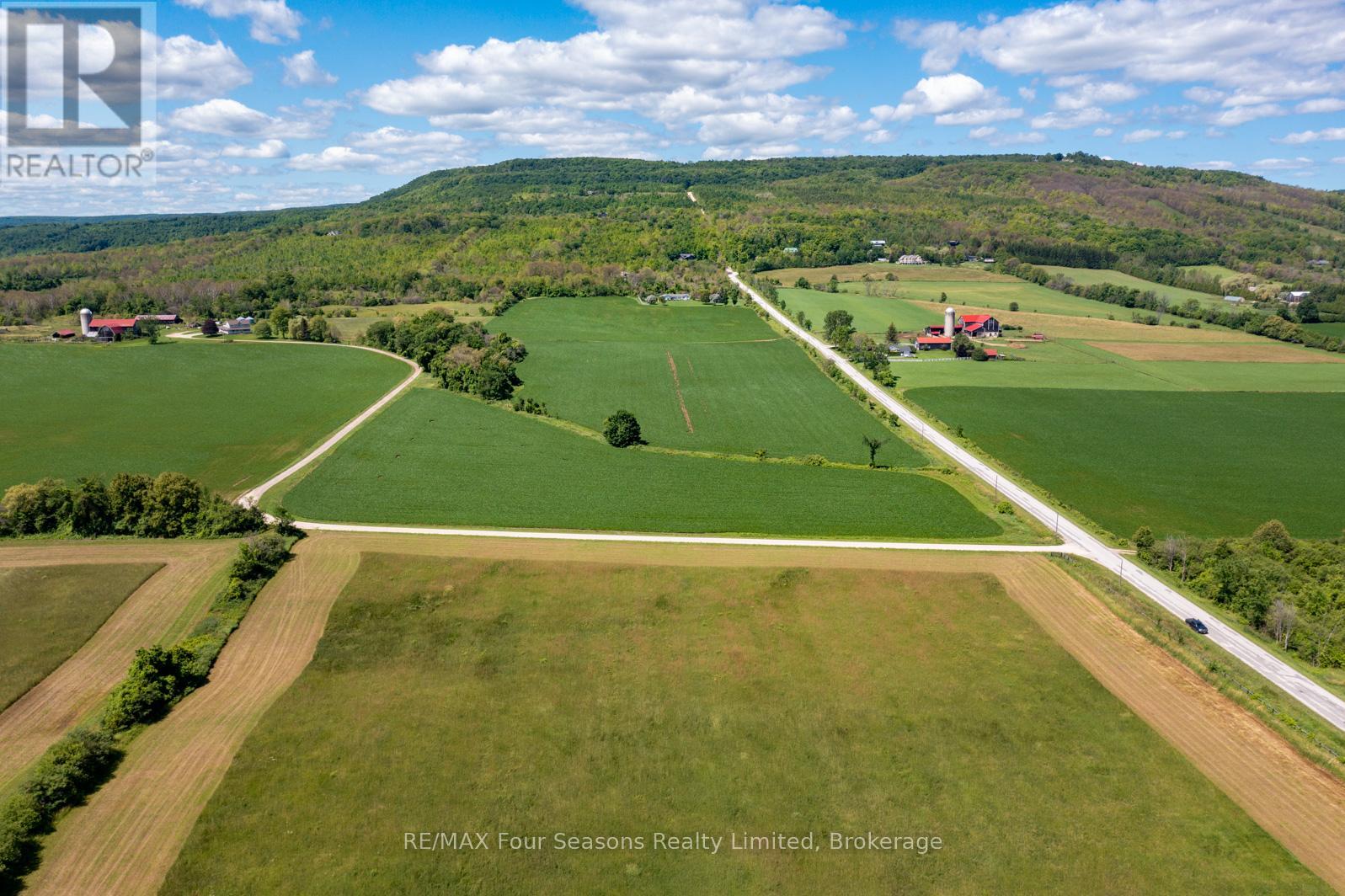 8483 36/37 Nottawasaga Side Road Property Photo 5