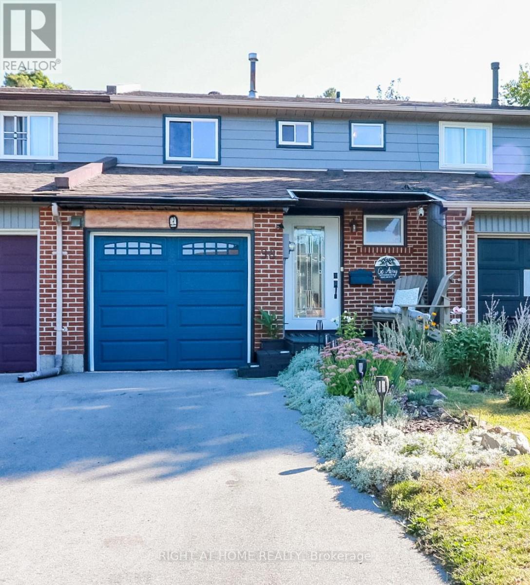 96 Chaucer Crescent Property Photo 1