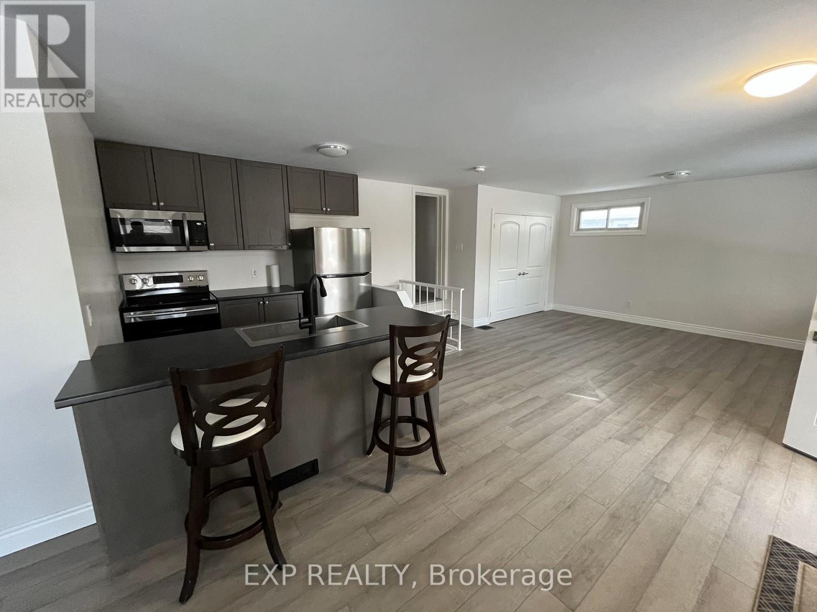 47 Grove Street E Property Photo 2